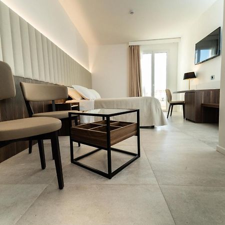 Hotel Falli Porto Cesareo Buitenkant foto