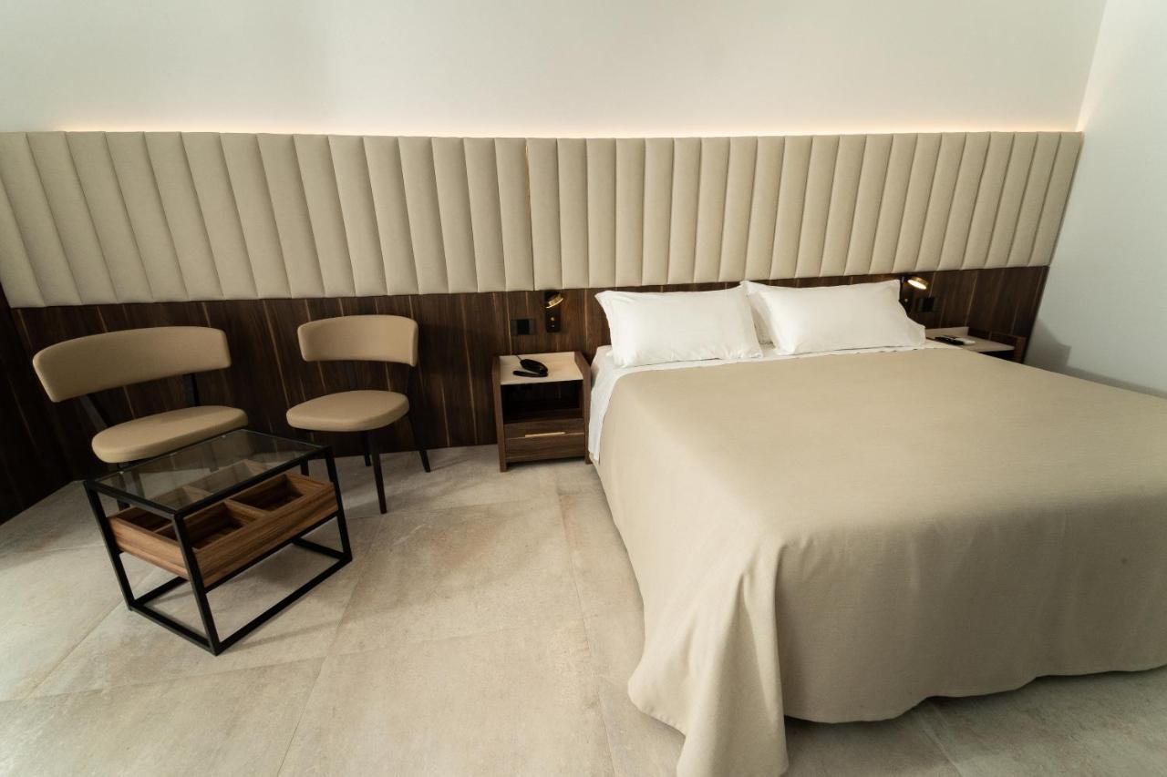 Hotel Falli Porto Cesareo Buitenkant foto