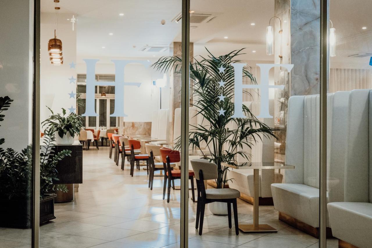 Hotel Falli Porto Cesareo Buitenkant foto