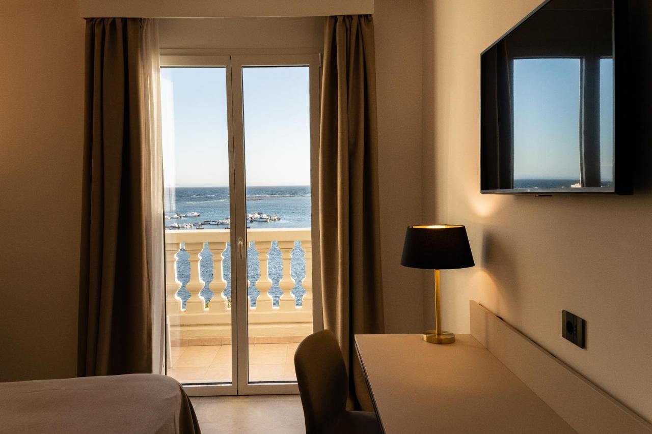 Hotel Falli Porto Cesareo Buitenkant foto
