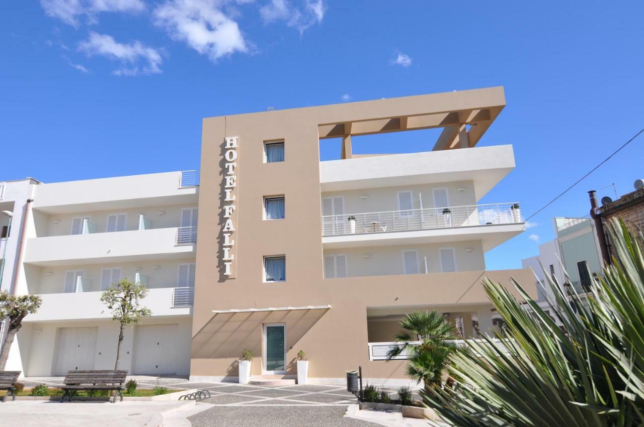 Hotel Falli Porto Cesareo Buitenkant foto