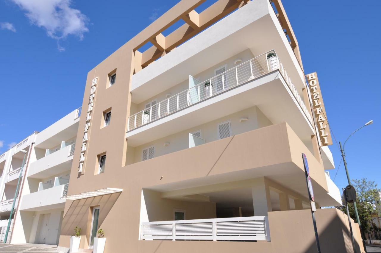 Hotel Falli Porto Cesareo Buitenkant foto